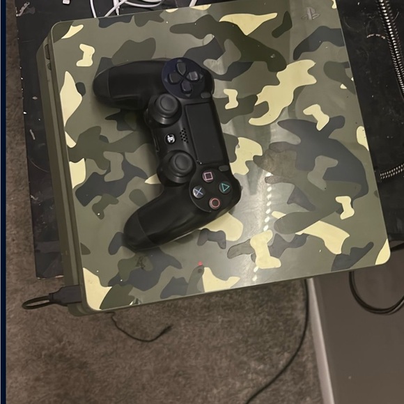 Camo Gaming Console with Black Controller